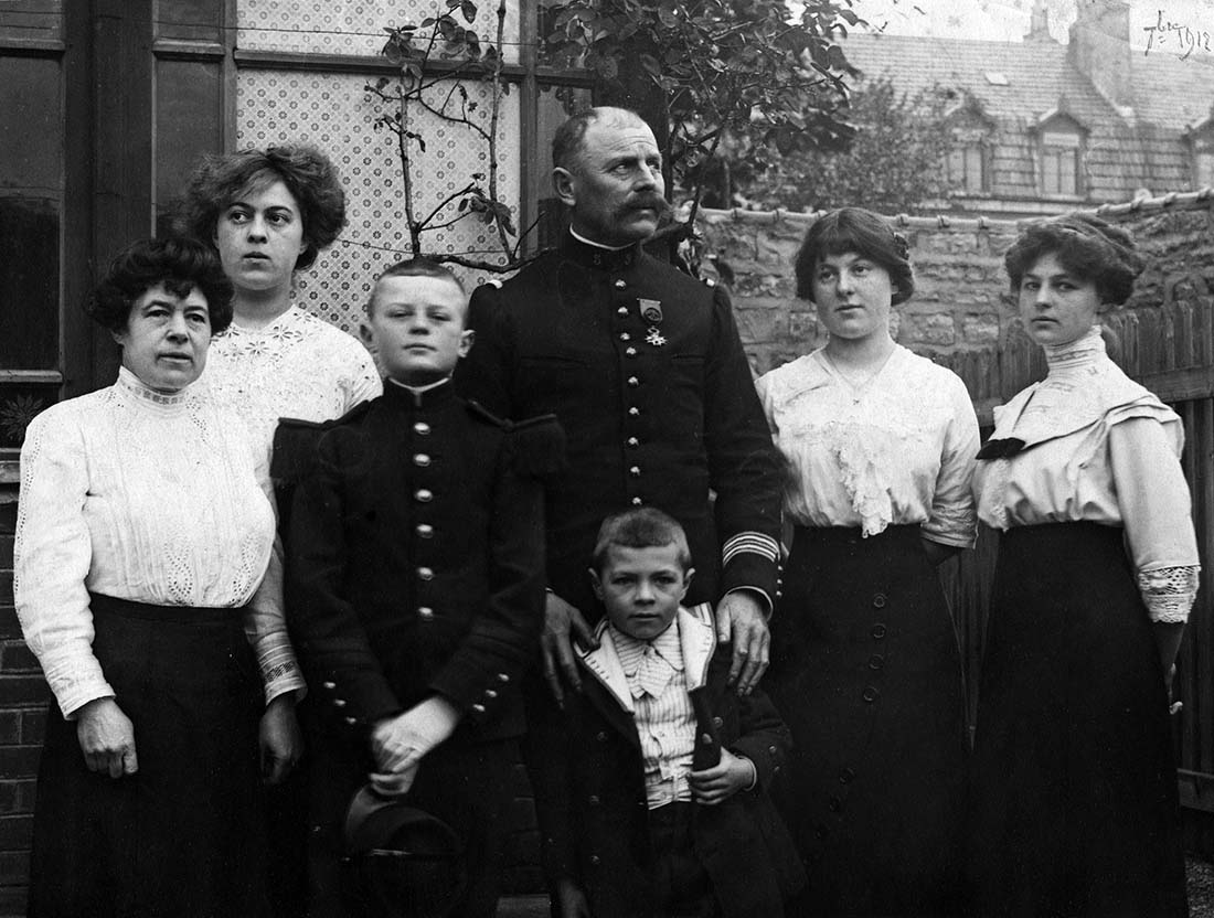 La famille d'Henri-Pierre MENEBOODE à Douai en septembre 1912